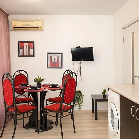 Near Grand Mall I Cozy & Convenient By Flat Mаnаger Βάρνα