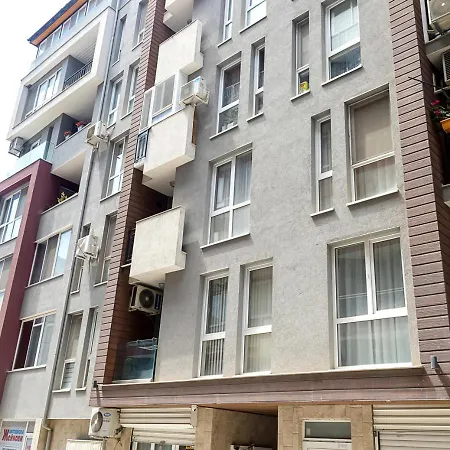 Near Grand Mall I Cozy & Convenient By Flat Mаnаger Apartment *